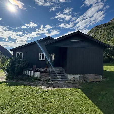 别墅 Lofoten Seaview With Sauna And Garden